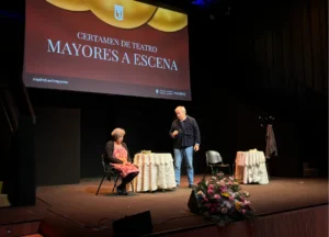 Actores mayores en teatro
