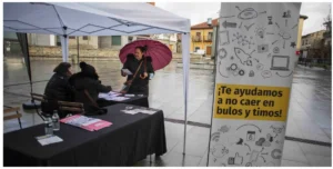 Mujer informacion stand