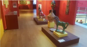 Piezas caballos madera museo