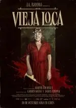 Imagen de mujer con vestido rojo y batidora ensangrentada